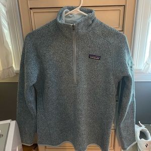 Never worn Patagonia quarter zip